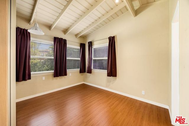 15217 Hartsook Street, Sherman Oaks, CA 91403