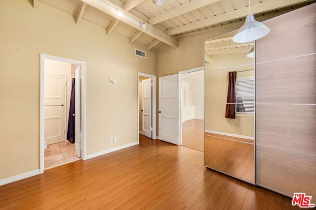15217 Hartsook Street, Sherman Oaks, CA 91403
