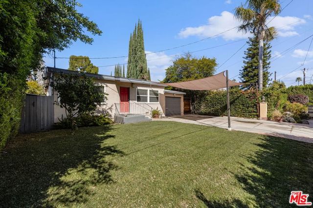 15217 Hartsook Street, Sherman Oaks, CA 91403