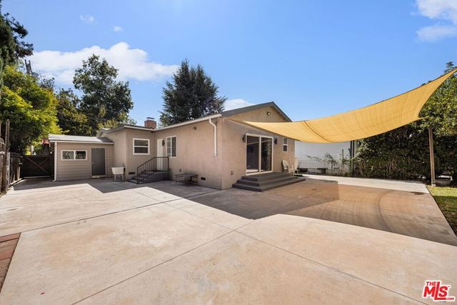15217 Hartsook Street, Sherman Oaks, CA 91403