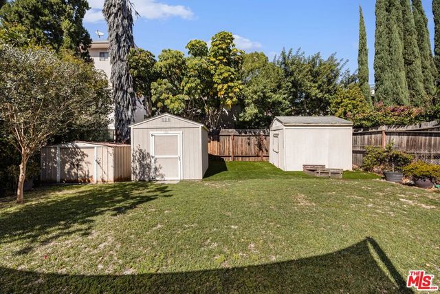 15217 Hartsook Street, Sherman Oaks, CA 91403