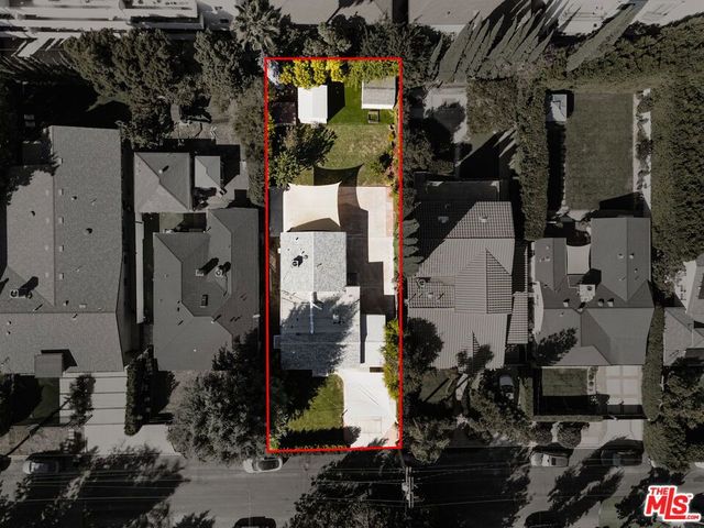 15217 Hartsook Street, Sherman Oaks, CA 91403
