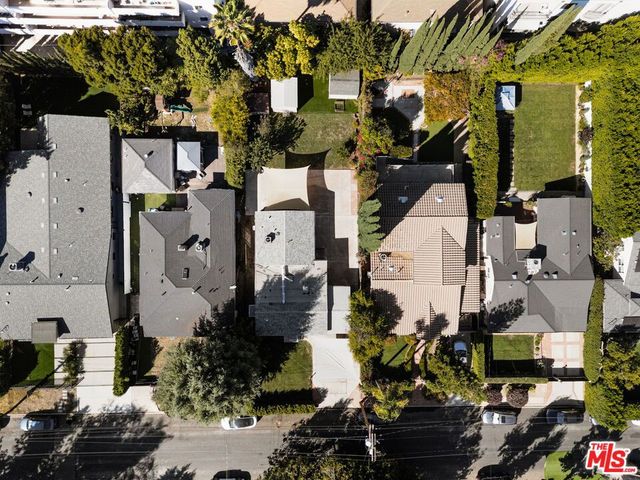 15217 Hartsook Street, Sherman Oaks, CA 91403
