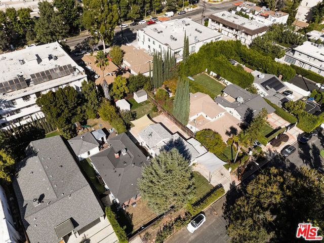 15217 Hartsook Street, Sherman Oaks, CA 91403