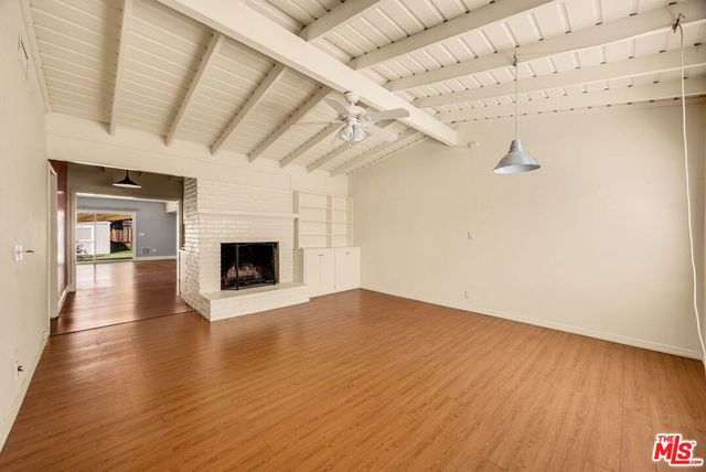 15217 Hartsook Street, Sherman Oaks, CA 91403