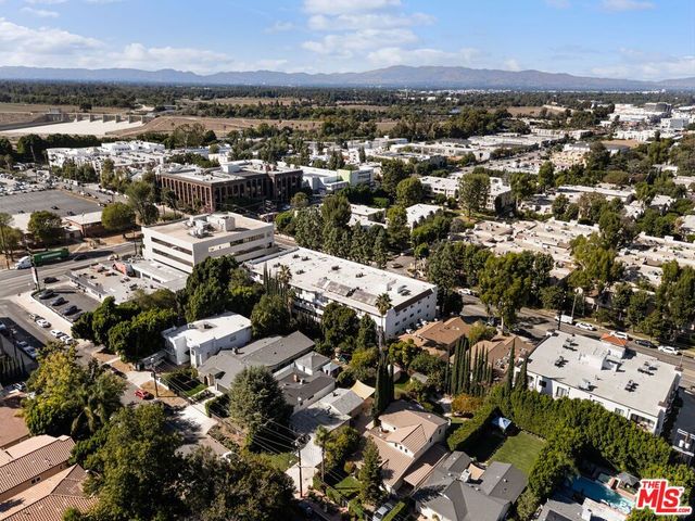 15217 Hartsook Street, Sherman Oaks, CA 91403
