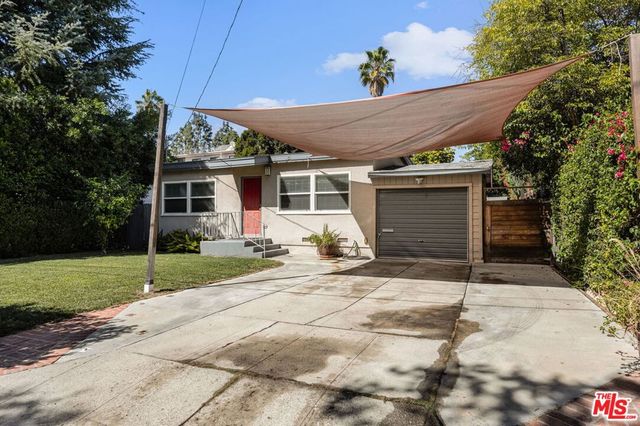 15217 Hartsook Street, Sherman Oaks, CA 91403