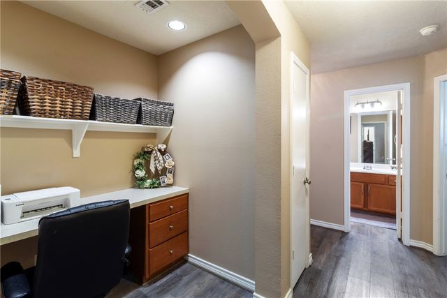 3907 Bridgeberry Court, College Station, TX 77845