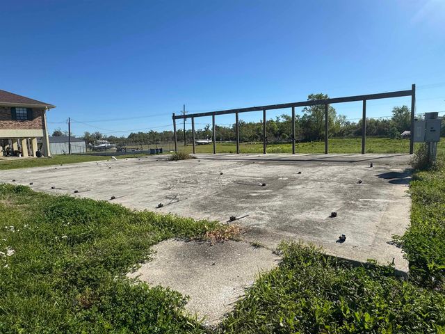 1447 Bayou Dularge Rd, Theriot, LA 70397