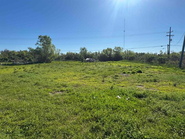 1447 Bayou Dularge Rd, Theriot, LA 70397