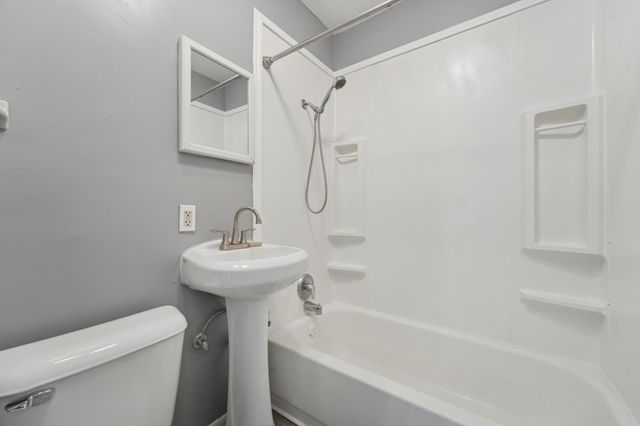 1008 Lowry Avenue N, Minneapolis, MN 55411