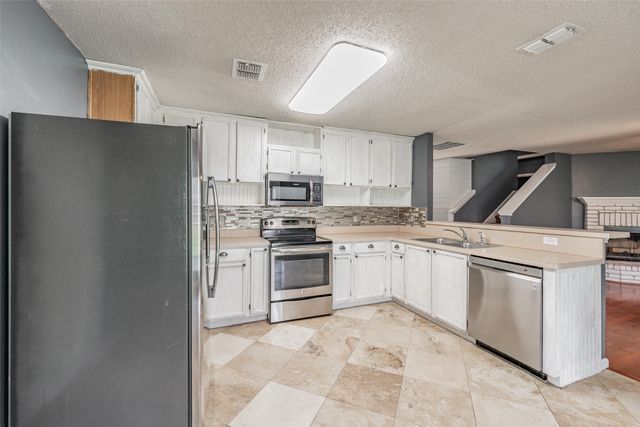 1036 Triple Crown Drive, Fort Worth, TX 76179