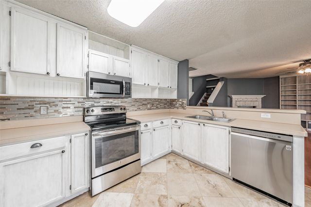 1036 Triple Crown Drive, Fort Worth, TX 76179