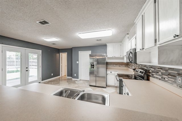 1036 Triple Crown Drive, Fort Worth, TX 76179
