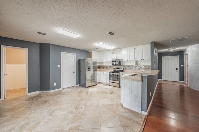 1036 Triple Crown Drive, Fort Worth, TX 76179