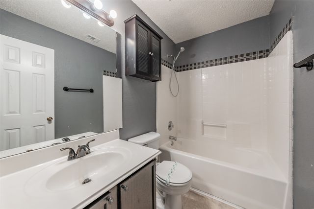 1036 Triple Crown Drive, Fort Worth, TX 76179