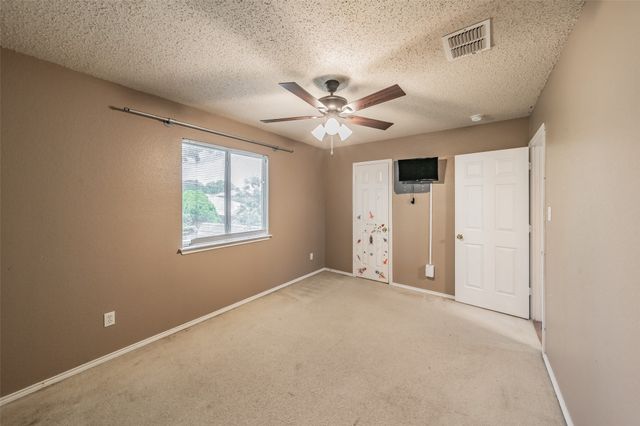 1036 Triple Crown Drive, Fort Worth, TX 76179