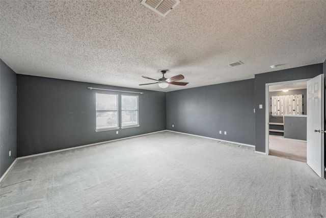 1036 Triple Crown Drive, Fort Worth, TX 76179