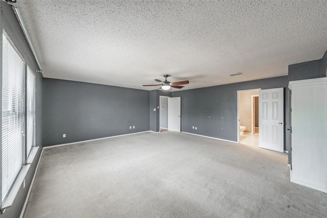 1036 Triple Crown Drive, Fort Worth, TX 76179