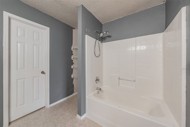 1036 Triple Crown Drive, Fort Worth, TX 76179