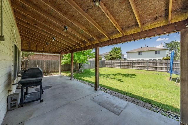 1036 Triple Crown Drive, Fort Worth, TX 76179