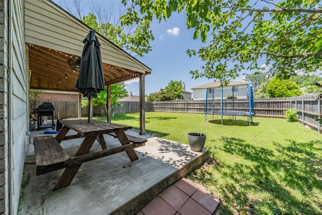 1036 Triple Crown Drive, Fort Worth, TX 76179