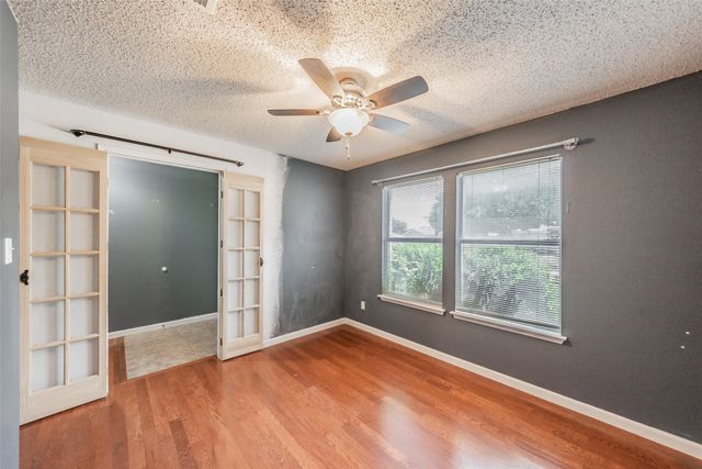 1036 Triple Crown Drive, Fort Worth, TX 76179