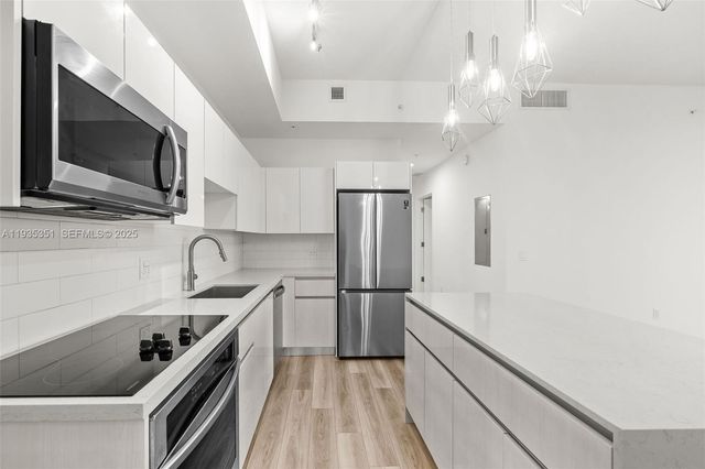 101 Diplomat Pkwy 1406, Hallandale Beach, FL 33009