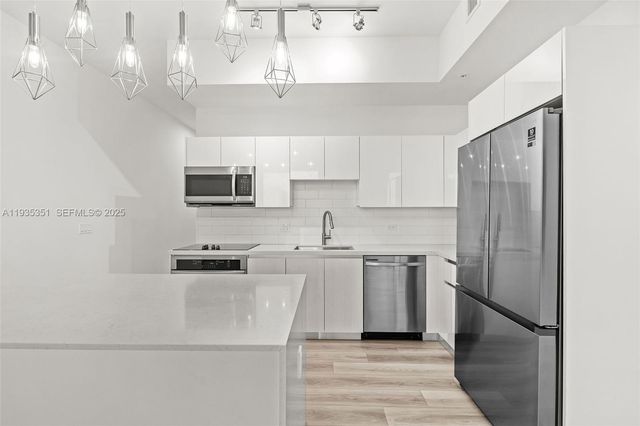 101 Diplomat Pkwy 1406, Hallandale Beach, FL 33009