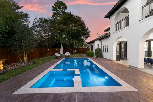 38 N Player Manor Circle, The Woodlands, TX 77382