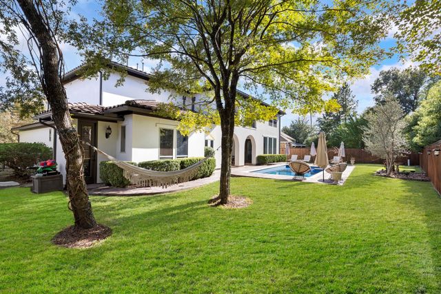 38 N Player Manor Circle, The Woodlands, TX 77382