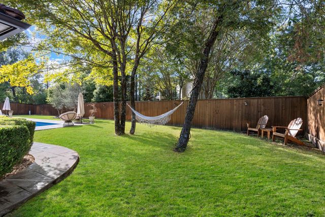 38 N Player Manor Circle, The Woodlands, TX 77382