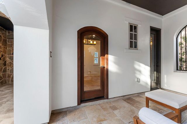 38 N Player Manor Circle, The Woodlands, TX 77382