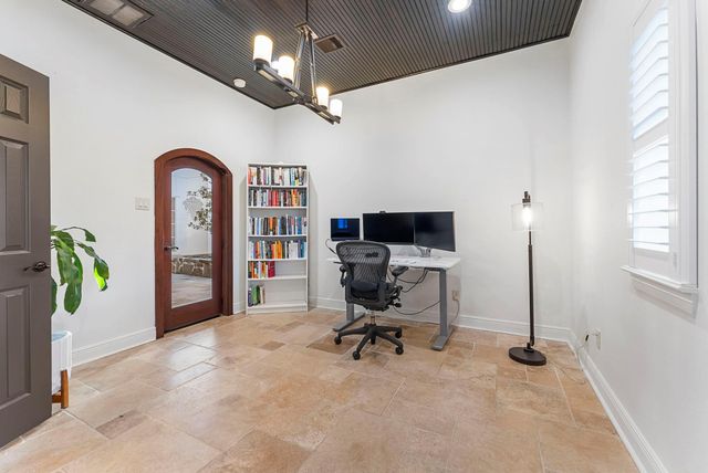 38 N Player Manor Circle, The Woodlands, TX 77382