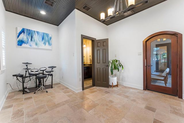 38 N Player Manor Circle, The Woodlands, TX 77382