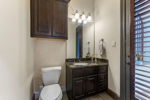 38 N Player Manor Circle, The Woodlands, TX 77382