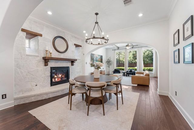 38 N Player Manor Circle, The Woodlands, TX 77382