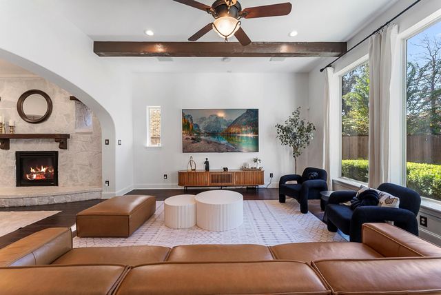 38 N Player Manor Circle, The Woodlands, TX 77382