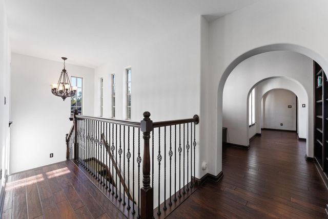 38 N Player Manor Circle, The Woodlands, TX 77382