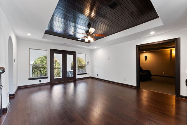 38 N Player Manor Circle, The Woodlands, TX 77382