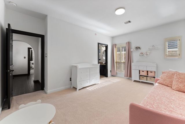 38 N Player Manor Circle, The Woodlands, TX 77382