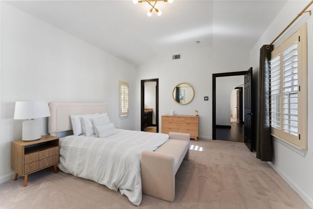 38 N Player Manor Circle, The Woodlands, TX 77382