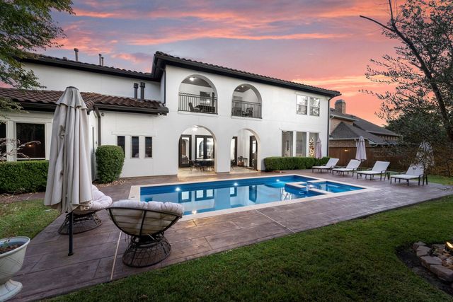 38 N Player Manor Circle, The Woodlands, TX 77382