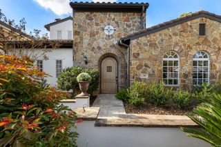 38 N Player Manor Circle, The Woodlands, TX 77382