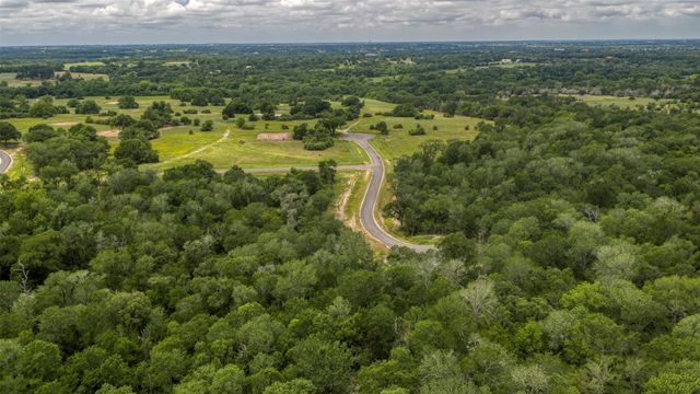 2-20 Prairie Blossom Way, Brenham, TX 77833
