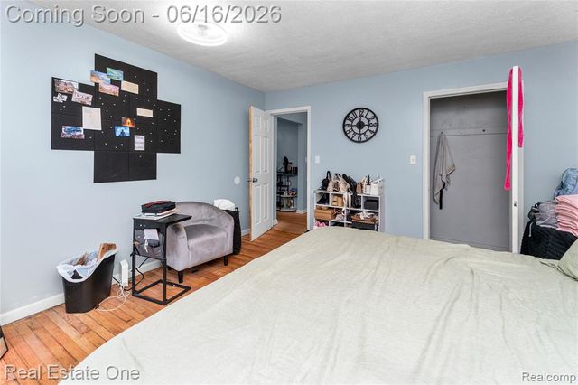 5200 Chalmers Street, Detroit, MI 48213