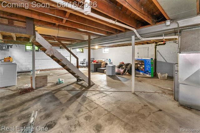 5200 Chalmers Street, Detroit, MI 48213