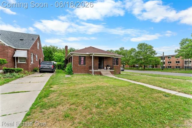 5200 Chalmers Street, Detroit, MI 48213