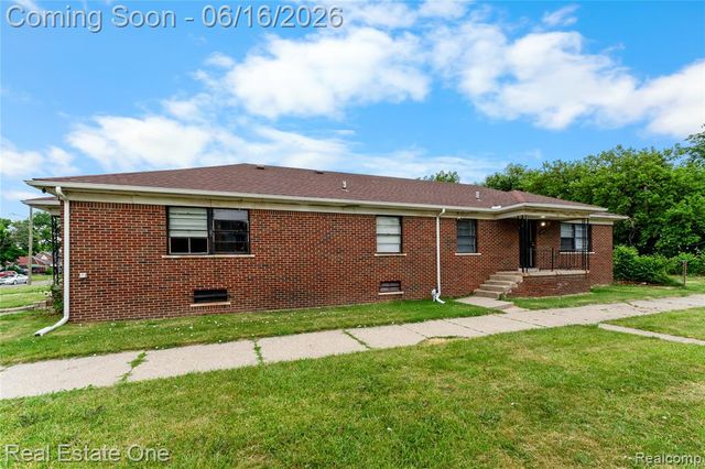 5200 Chalmers Street, Detroit, MI 48213