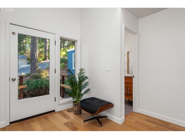 1980 KIMBERLY Dr, Eugene, OR 97405